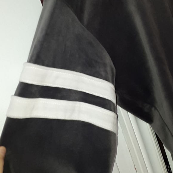 Sweatshirt| Top|rose and vine grey hoodie| - Picture 5 of 5